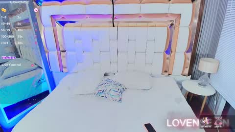 Snapshot of sexysister_ chatting on 01-11-25, 12:29 Kendall online show from 01-11-25, 12:29