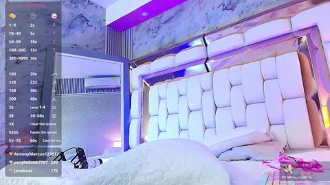 Snapshot of sexysister_ chatting on 01-26-25, 06:27 Kendall online show from 01-26-25, 06:27