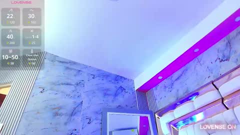 Snapshot of sexysister_ chatting on 02-18-25, 03:10 Kendall online show from 02-18-25, 03:10