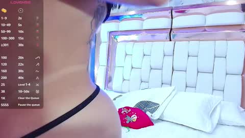 Snapshot of sexysister_ chatting on 02-24-25, 12:26 Kendall online show from 02-24-25, 12:26