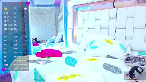 Snapshot of sexysister_ chatting on 03-12-25, 12:15 Kendall online show from 03-12-25, 12:15