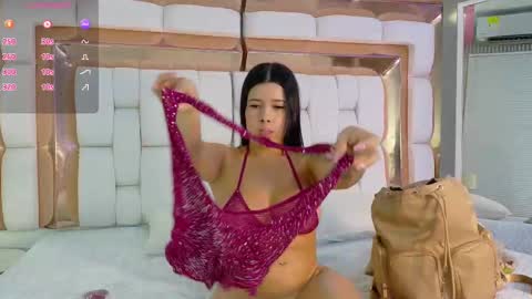 Snapshot of sexysister_ chatting on 09-17-25, 12:29 Kendall online show from 09-17-25, 12:29