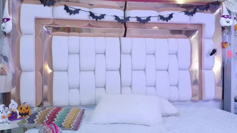 Snapshot of sexysister_ chatting on 10-11-25, 12:26 Kendall online show from 10-11-25, 12:26