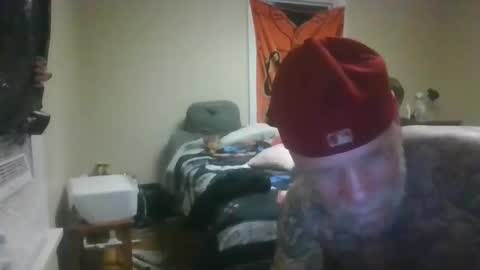 Snapshot of sexytattedcpl417 chatting on 10-24-25, 01:46 sexttattedqueen417 online show from 10-24-25, 01:46