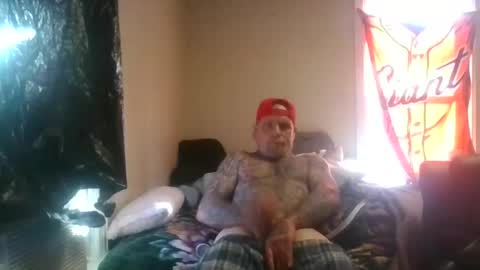 Snapshot of sexytattedcpl417 chatting on 11-15-25, 02:24 sexttattedqueen417 online show from 11-15-25, 02:24