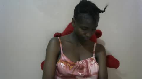 Snapshot of sexytinyy chatting on 04-12-26, 11:04 maria online show from 04-12-26, 11:04