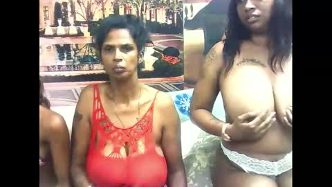 Snapshot of sexyva4u2luv chatting on 03-03-25, 11:33 sexyva4u2luv online show from 03-03-25, 11:33