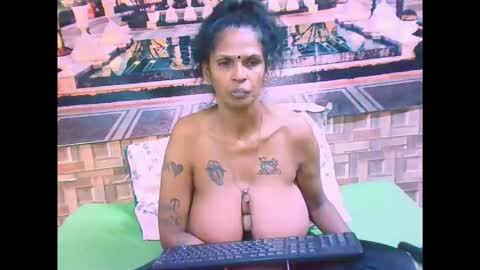 Snapshot of sexyva4u2luv chatting on 09-12-25, 07:25 sexyva4u2luv online show from 09-12-25, 07:25