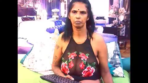 Snapshot of sexyva4u2luv chatting on 10-30-25, 07:36 sexyva4u2luv online show from 10-30-25, 07:36