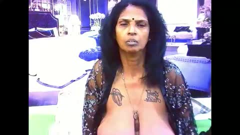 Snapshot of sexyva4u2luv chatting on 11-06-25, 06:53 sexyva4u2luv online show from 11-06-25, 06:53