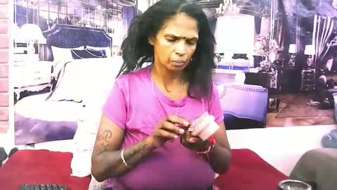 Snapshot of sexyva4u2luv chatting on 11-19-25, 10:48 sexyva4u2luv online show from 11-19-25, 10:48