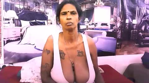 Snapshot of sexyva4u2luv chatting on 11-21-25, 06:39 sexyva4u2luv online show from 11-21-25, 06:39