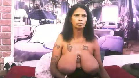 Snapshot of sexyva4u2luv chatting on 11-28-25, 08:00 sexyva4u2luv online show from 11-28-25, 08:00