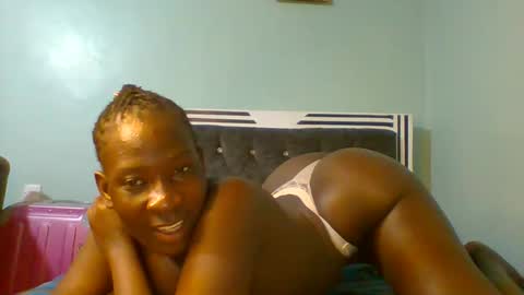 Snapshot of sexyvivy chatting on 02-19-25, 08:33 VIVIAN online show from 02-19-25, 08:33