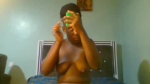 Snapshot of sexyvivy chatting on 03-05-25, 06:33 VIVIAN online show from 03-05-25, 06:33