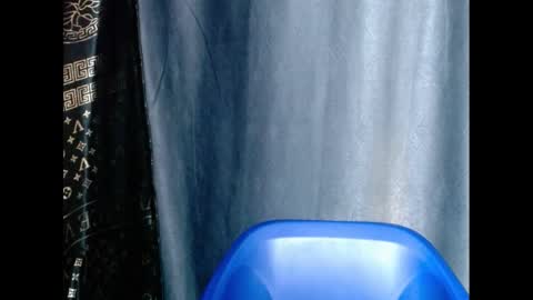 Snapshot of sexyxbunnyxx chatting on 12-13-24, 10:08 Blue online show from 12-13-24, 10:08