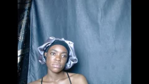 Snapshot of sexyxbunnyxx chatting on 12-15-24, 05:31 Blue online show from 12-15-24, 05:31