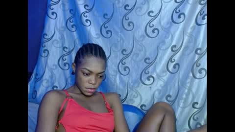 Snapshot of sexyxbunnyxx chatting on 01-22-25, 08:59 Blue online show from 01-22-25, 08:59