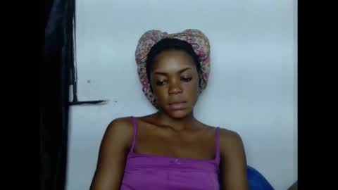 Snapshot of sexyxbunnyxx chatting on 02-02-25, 07:14 Blue online show from 02-02-25, 07:14