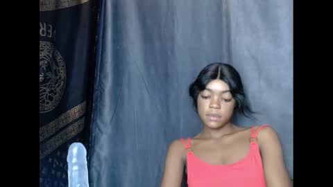 Snapshot of sexyxbunnyxx chatting on 02-21-25, 10:17 Blue online show from 02-21-25, 10:17