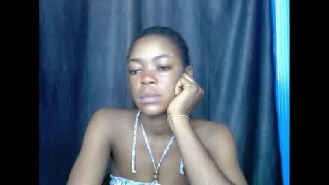 Snapshot of sexyxbunnyxx chatting on 02-24-25, 07:00 Blue online show from 02-24-25, 07:00