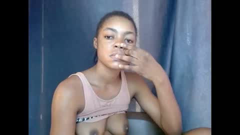 Snapshot of sexyxbunnyxx chatting on 03-04-25, 02:32 Blue online show from 03-04-25, 02:32