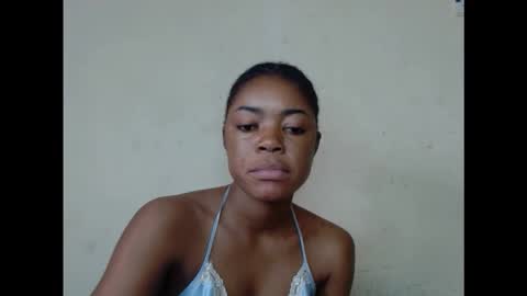 Snapshot of sexyxbunnyxx chatting on 09-22-25, 09:00 Blue online show from 09-22-25, 09:00