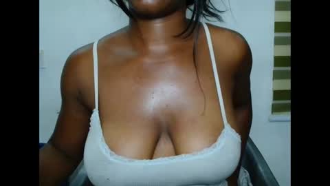 Snapshot of sexyxbunnyxx chatting on 03-15-26, 01:11 Blue online show from 03-15-26, 01:11