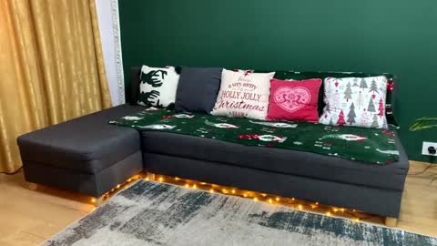 Snapshot of sexyycouple22 chatting on 12-28-24, 07:55 Sexycouple online show from 12-28-24, 07:55