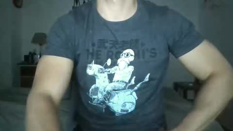 Snapshot of sexyyphilip chatting on 09-21-25, 11:06 sexyyphilip online show from 09-21-25, 11:06