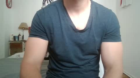 Snapshot of sexyyphilip chatting on 10-18-25, 03:02 sexyyphilip online show from 10-18-25, 03:02