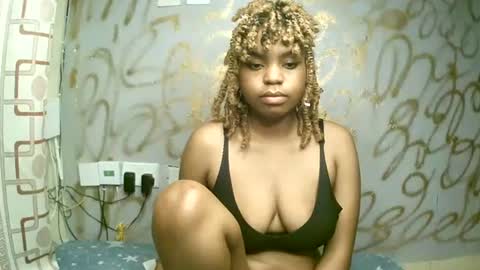 Snapshot of sexyyred_ chatting on 03-12-25, 10:07 sexyyred_ online show from 03-12-25, 10:07