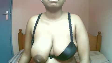 Snapshot of sexyyred_ chatting on 09-18-25, 10:28 sexyyred_ online show from 09-18-25, 10:28