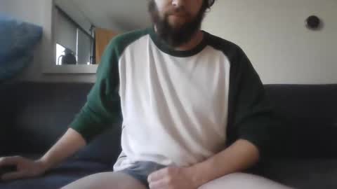 Snapshot of sg556 chatting on 01-17-25, 12:52 Gee online show from 01-17-25, 12:52