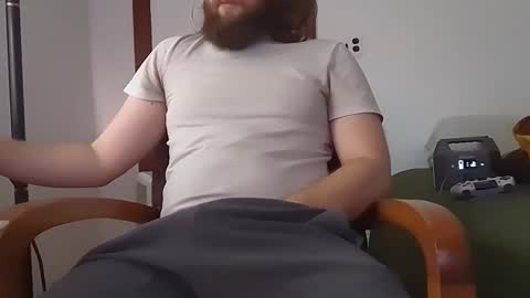 Snapshot of sg556 chatting on 11-18-25, 01:48 Gee online show from 11-18-25, 01:48