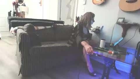 Snapshot of sgteto chatting on 10-06-25, 07:17 CD Jeanne online show from 10-06-25, 07:17