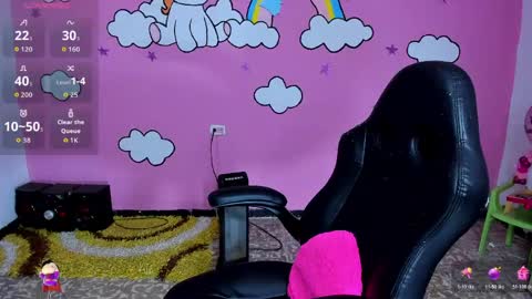 Snapshot of shaaroonhillss1 chatting on 04-14-26, 12:11 sharoon online show from 04-14-26, 12:11