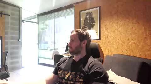 shad0w_hunter online show from 12-17-25, 02:01