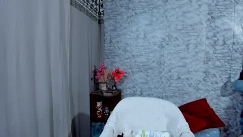 Snapshot of shaden_1 chatting on 10-22-25, 06:57 Liz online show from 10-22-25, 06:57