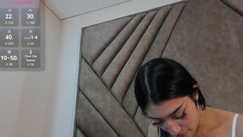 Snapshot of shadow_hill chatting on 10-21-25, 04:13 shadow_hill online show from 10-21-25, 04:13