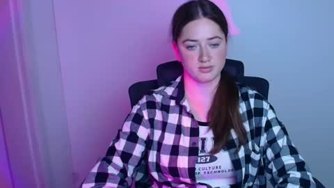 Kate online show from 10-29-25, 01:24