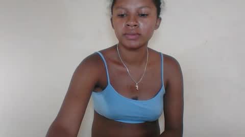 Snapshot of shainnah chatting on 11-16-25, 02:33 shainnah online show from 11-16-25, 02:33