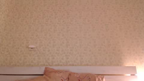 Snapshot of shakeit_good chatting on 01-22-25, 08:07 Mila online show from 01-22-25, 08:07