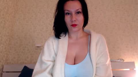 Snapshot of shakeit_good chatting on 02-04-25, 08:24 Mila online show from 02-04-25, 08:24