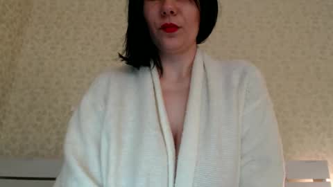 Snapshot of shakeit_good chatting on 02-26-25, 12:14 Mila online show from 02-26-25, 12:14