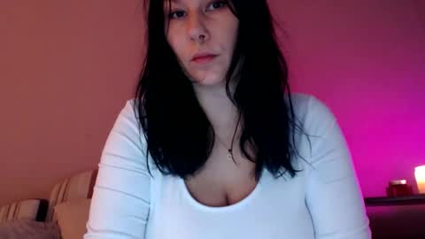 Snapshot of shakeit_good chatting on 10-21-25, 06:03 Mila online show from 10-21-25, 06:03