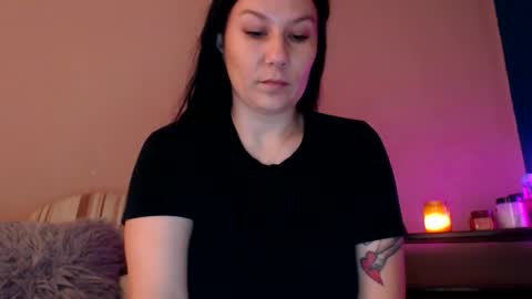 Snapshot of shakeit_good chatting on 10-29-25, 06:37 Mila online show from 10-29-25, 06:37