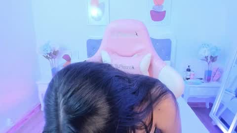 Snapshot of shaleena_ chatting on 10-23-25, 08:18 Shalena  online show from 10-23-25, 08:18