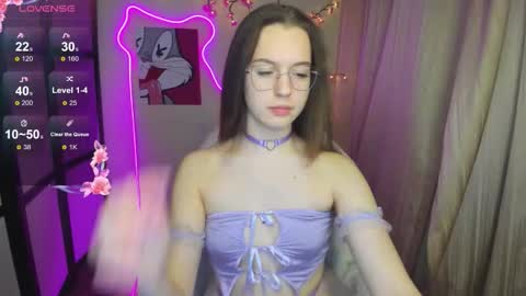 Vivian online show from 11-13-25, 04:39