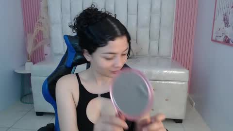 Shalon  online show from 10-18-25, 01:23